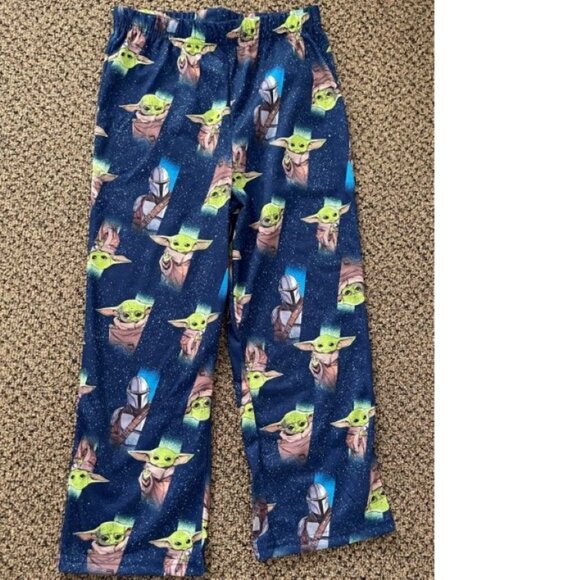 Boys Star Wars Pajamas 6 Mandalorian Short Sleeve Shirt, Shorts & Pants Summer - Picture 5 of 7